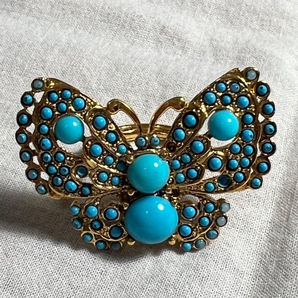 Kenneth Jay Lane Butterfly Ring in plated gold and enamel - Picture 4 of 6
